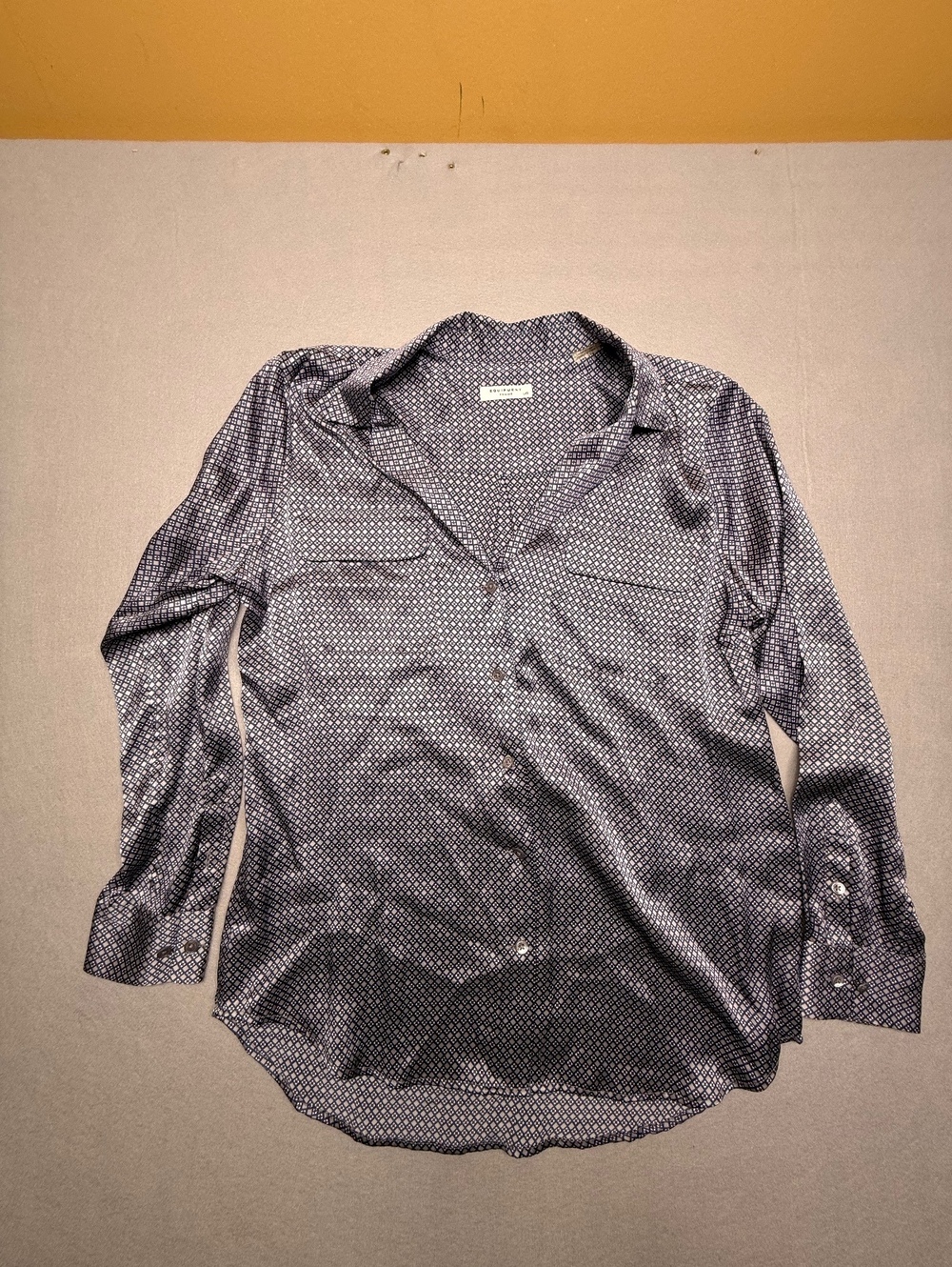 Equipment Women's L Blue Geometric 100% Silk Button Blouse